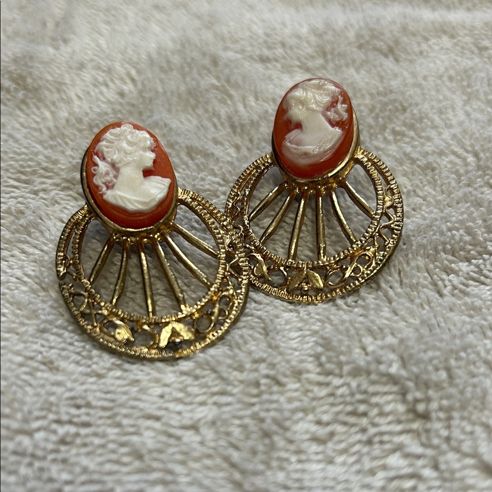 Vintage Cameo Earrings
